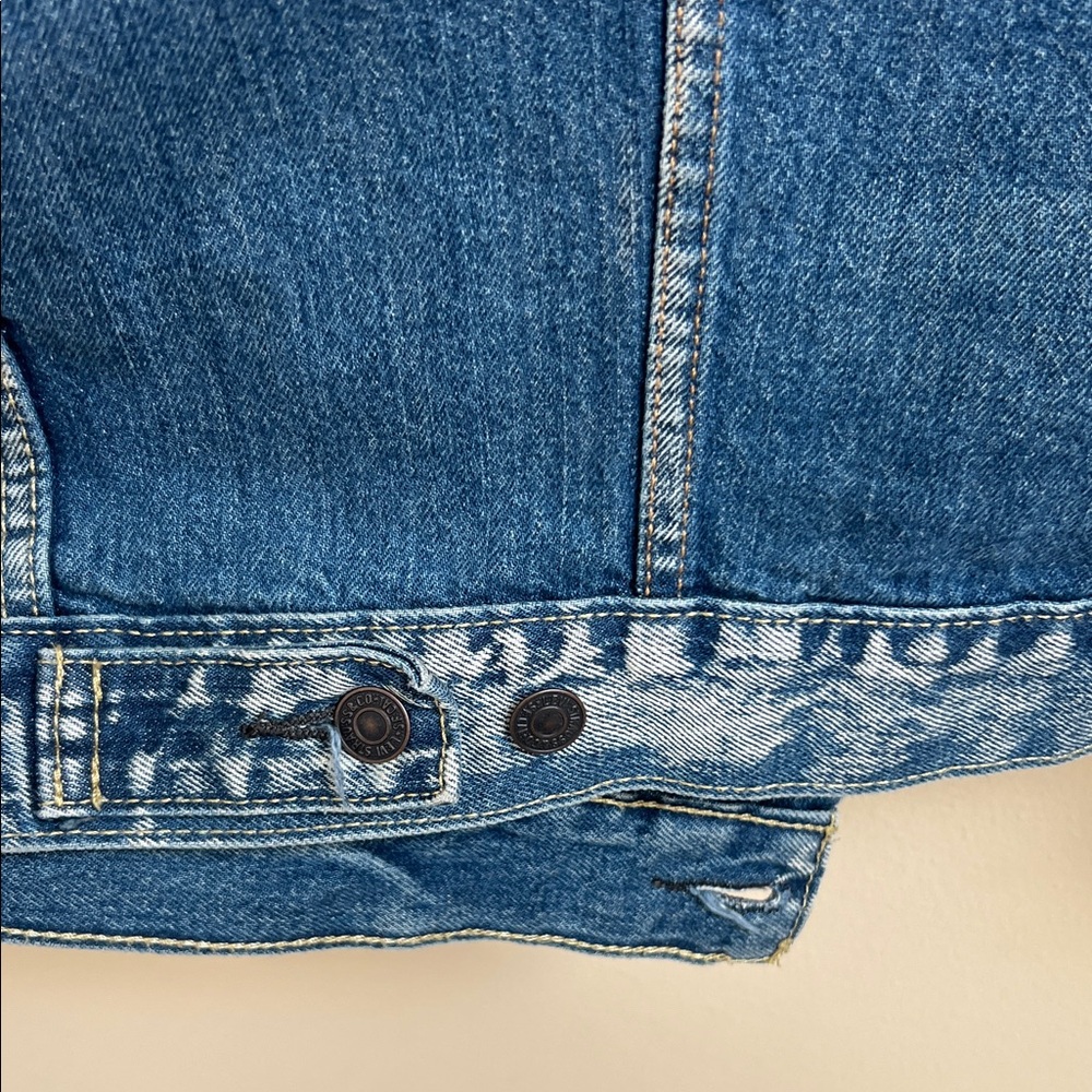 Levi's Distressed Blue Denim Jacket-size L - Picture 6 of 6